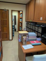 Gleneagles Hospital (D10), Retail #455602811